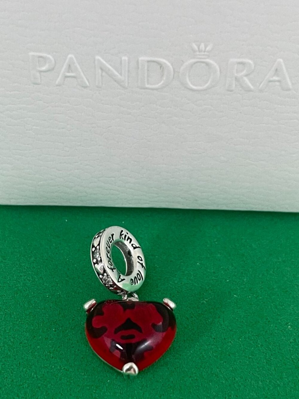 Authentic Pandora Disney Mickey & Minnie Mouse Kiss Red Murano Glass Dangle